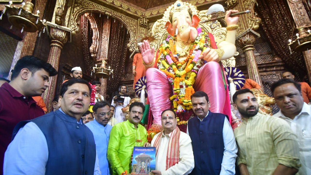 Nadda paid his respect to the revered Lalbaugcha Raja today; he was accompanied by Deputy Chief Minister Devendra Fadnavis. 