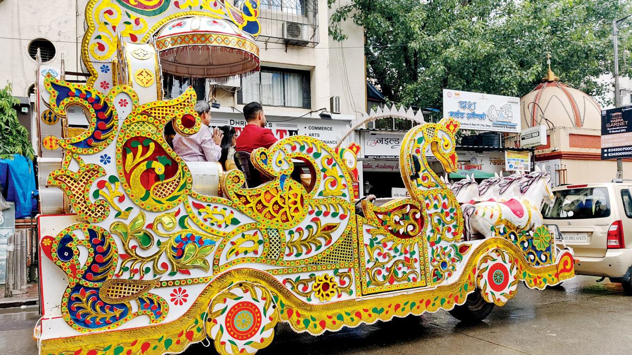 The commemorative procession by the Jain community
