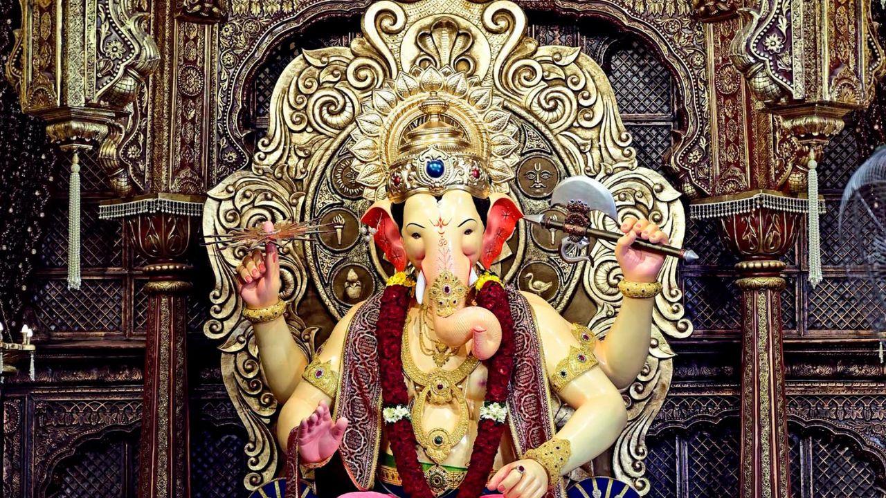 Lalbaugcha Raja received Rs 2,79,47,000 as donations in just five days since festivities began. According to the Lalbaugcha Raja Sarvajanik Ganeshotsav Mandal, they received donations of over Rs 48 lakh (Rs 48,70,000) on the fifth day of the festival.