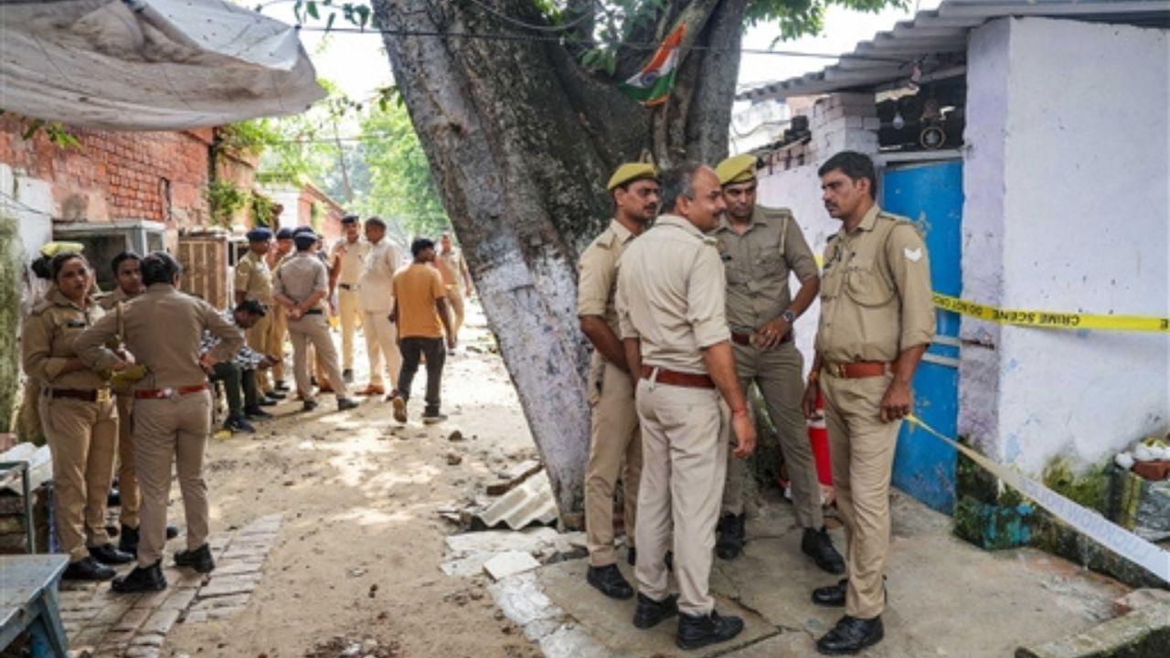 The kin of five had been pulled out of the rubble by locals and the fire department officials had admitted them to a hospital nearest to the location. Uttar Pradesh Chief Minister Yogi Adityanath condoled their deaths.