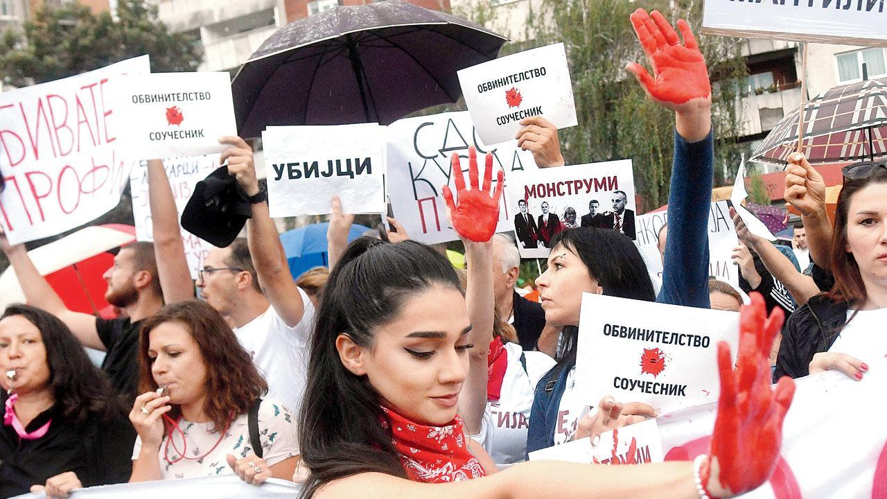 Protests in Macedonia over claims hospital staff stole cancer drugs