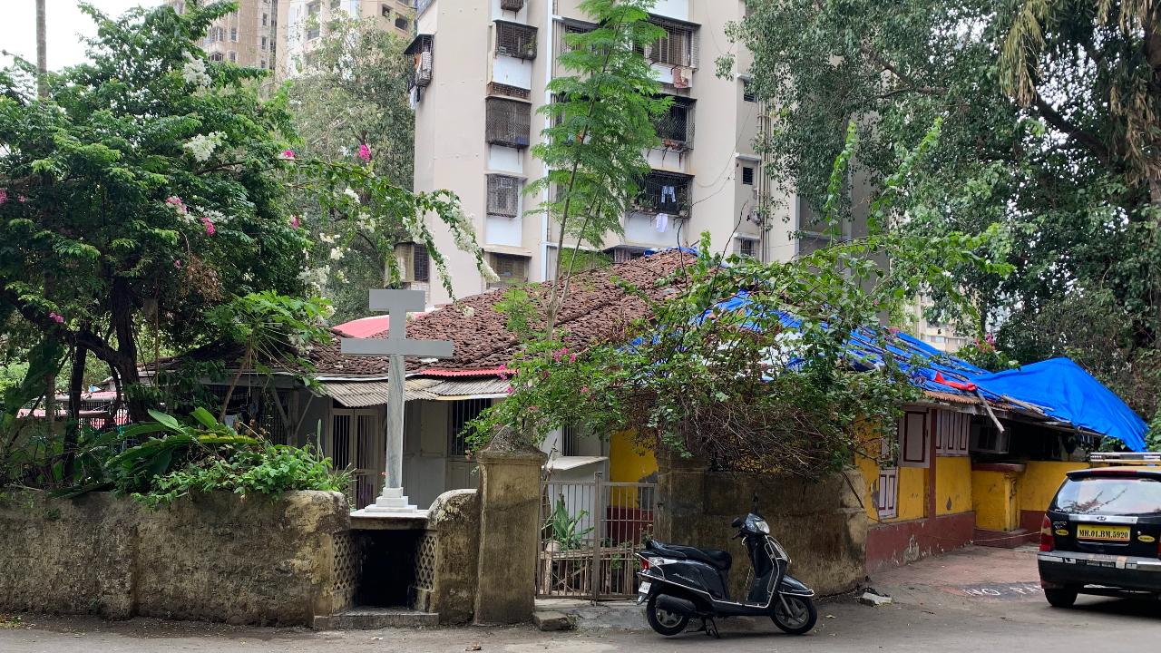 Mumbai-based architect Jaee Naik's workplace moved from Santacruz to Mazgaon in April 2022 and she fell in love with the Matharpacady village neighbourhood within the first few walks she took after lunch and in the evenings. 
