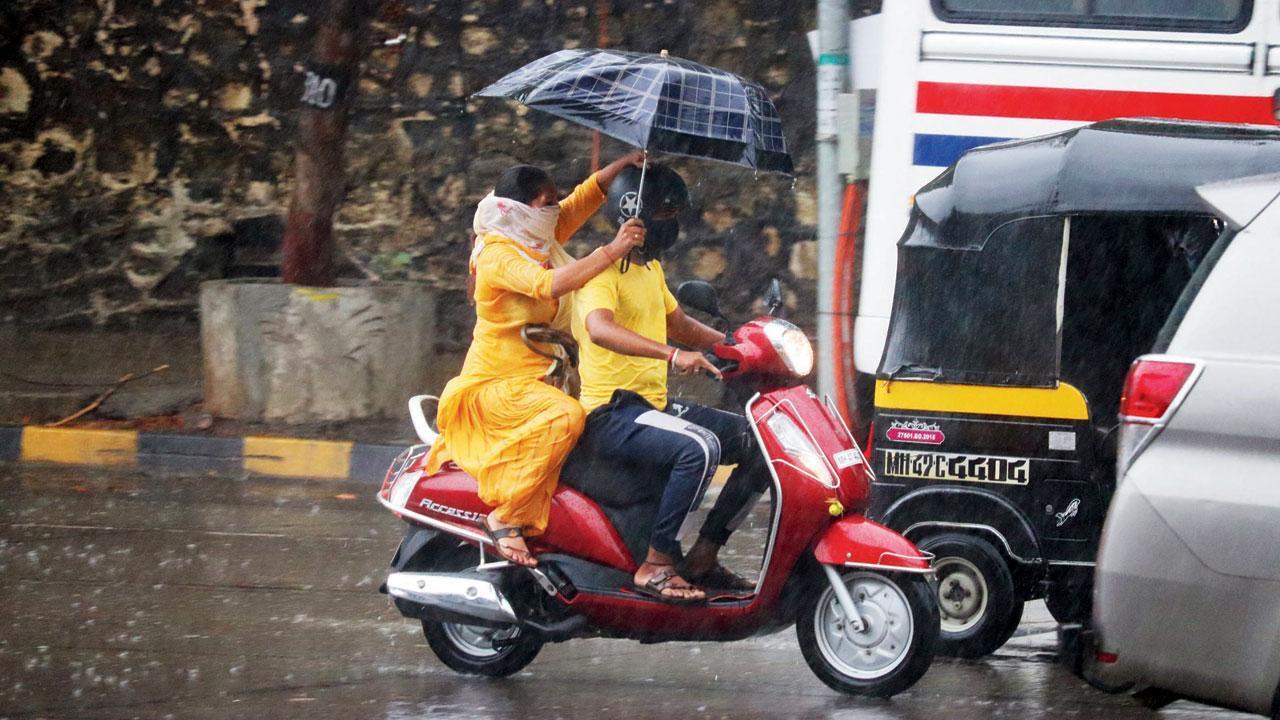 IMD issues Yellow alert for several Maharashtra districts for today