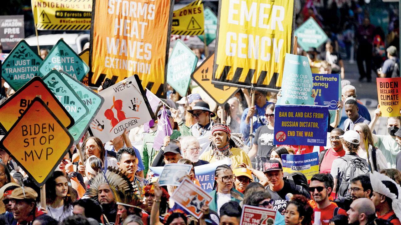 Thousands march to kick off climate change