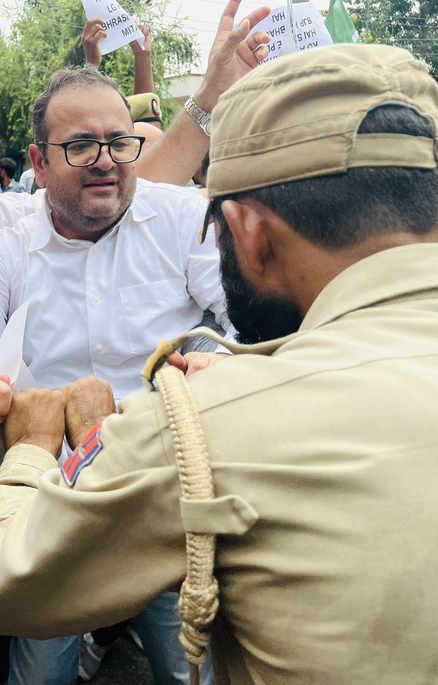 The workers expressing concerns said it will adversely affect livelihood of domestic apple growers in Jammu & Kashmir and across India