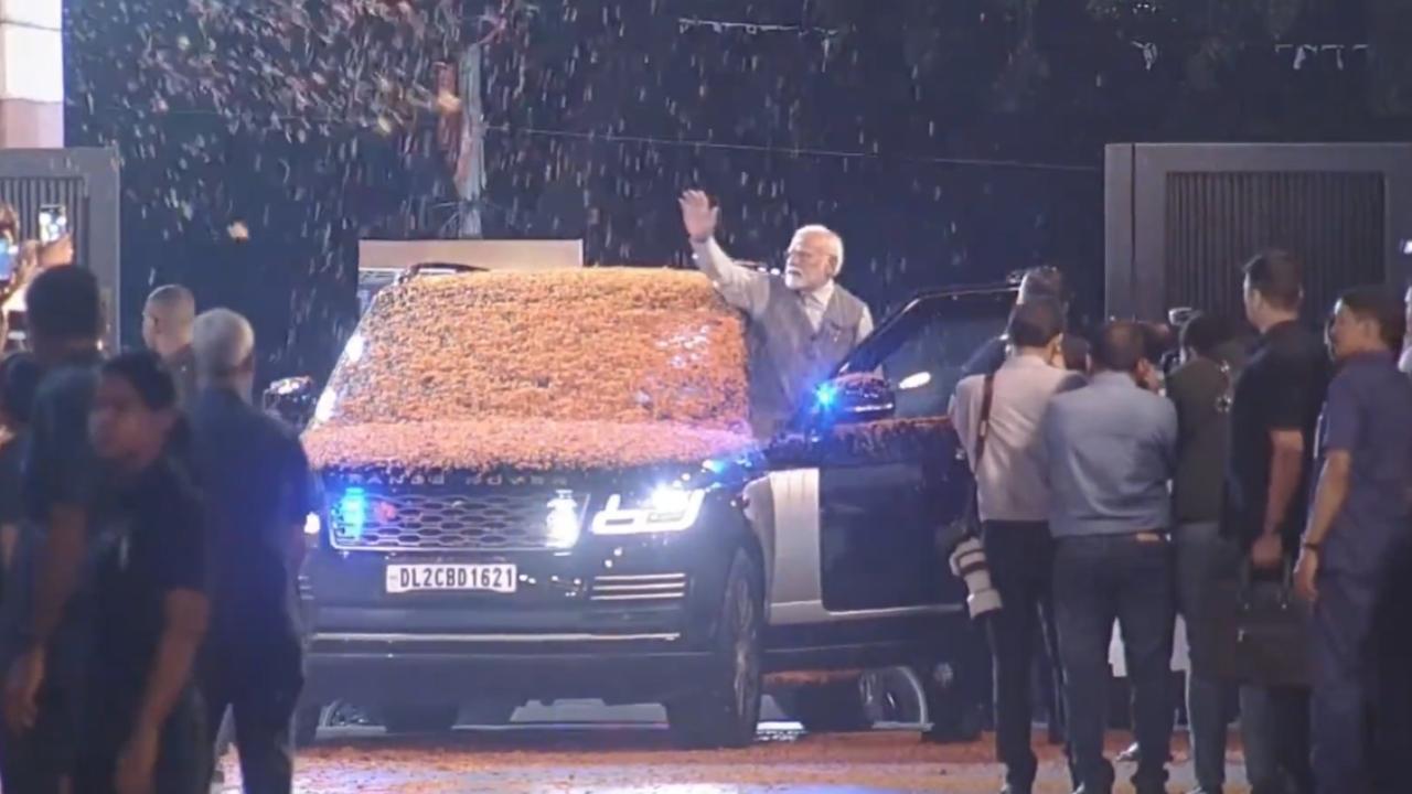 IN PHOTOS: PM Modi reaches BJP headquarters, gets rousing welcome