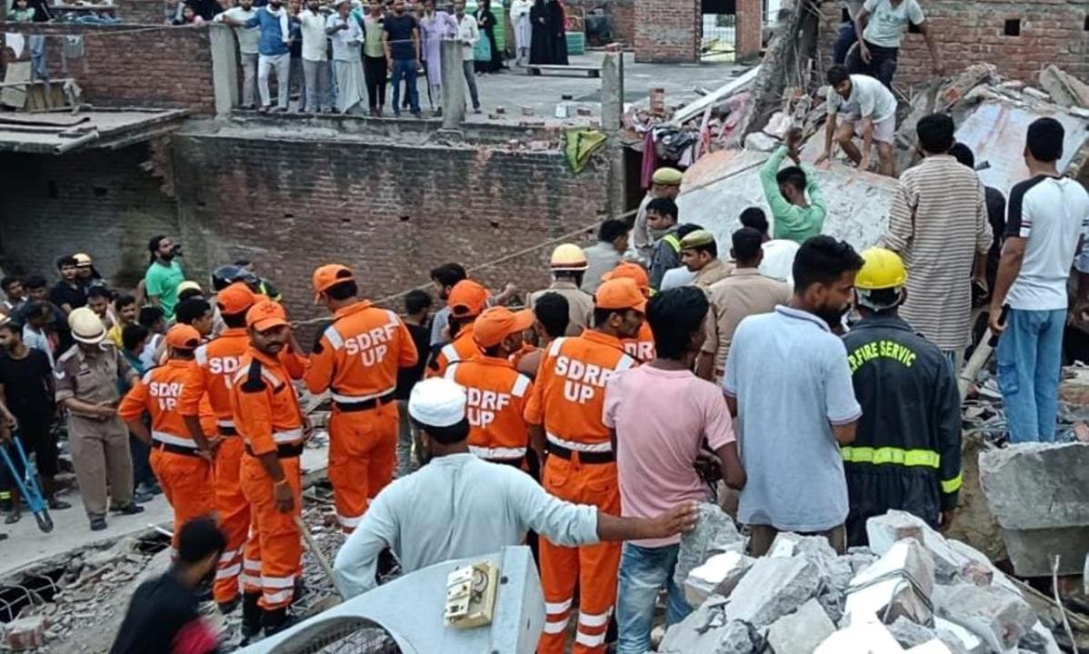 Uttar Pradesh: Two dead, 12 rescued as three-storey building collapses in Barabanki; CM Yogi Adityanath expresses grief
