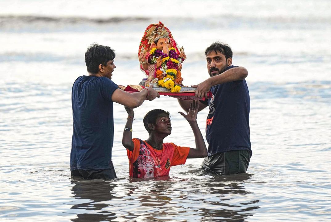 More than 66,700 Ganesh idols immersed in Mumbai on 2nd day of Ganeshotsav