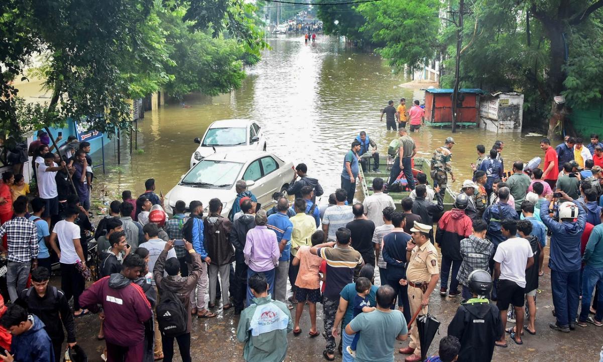 'Flood-affected families to get Rs 10k, Rs 5L relief for bigger establishments'