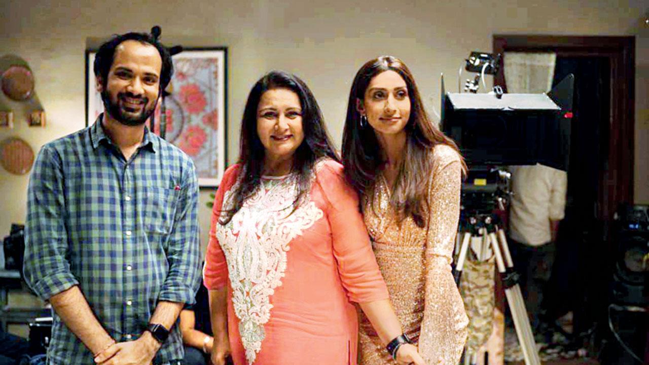 Poonam Dhillon with her actor-daughter Paloma, and Avnish