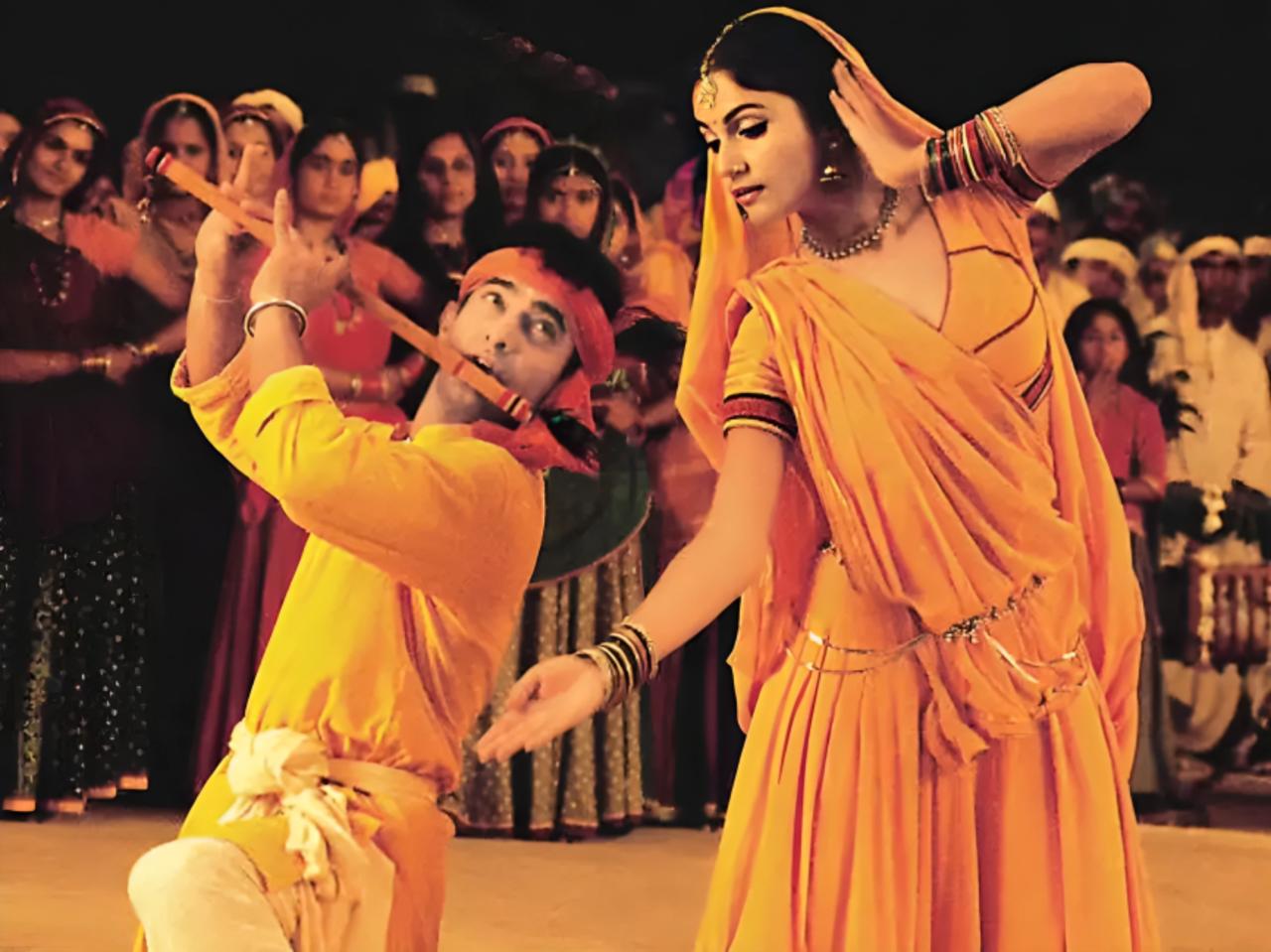 The lyrics express her inner turmoil, questioning Krishna's loyalty. The song beautifully captures the theme of love, insecurity, and devotion