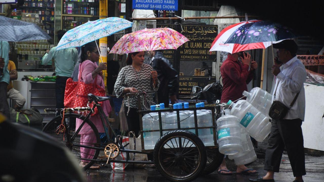 Mumbai is likely to witness a rainy weekend as the weather agency has forecasted light to moderate rain in city and suburbs on Saturday as well. 