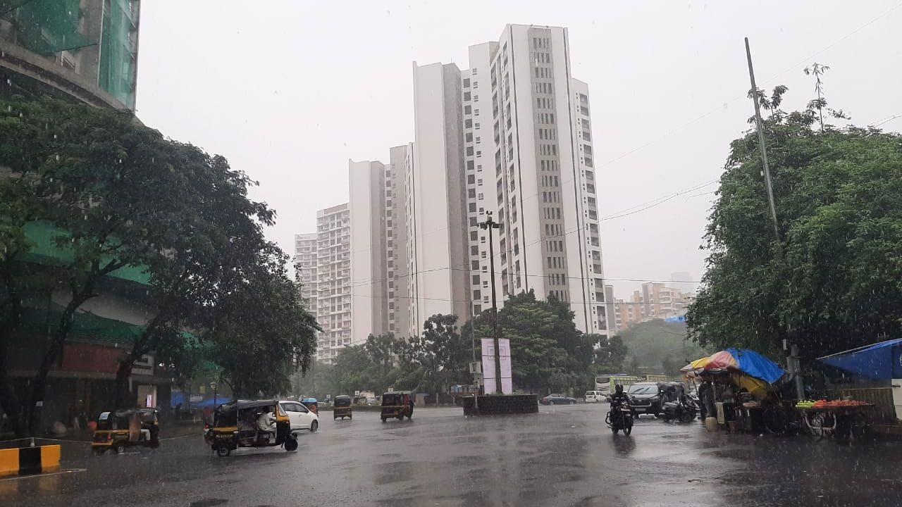 IN PHOTOS: Mumbai wears gloomy look amid heavy downpour