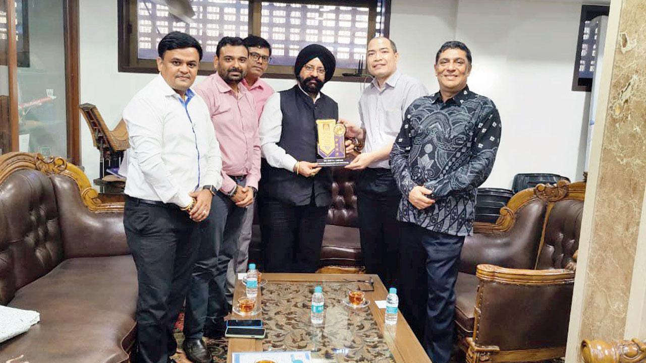 President of the Union Sanjay Pawar (first on left), Working President Abhijeet Sangle (second from left) and General Secretary Amar Singh Thakur (third from right) with Indonesian Embassy officials in Mumbai
