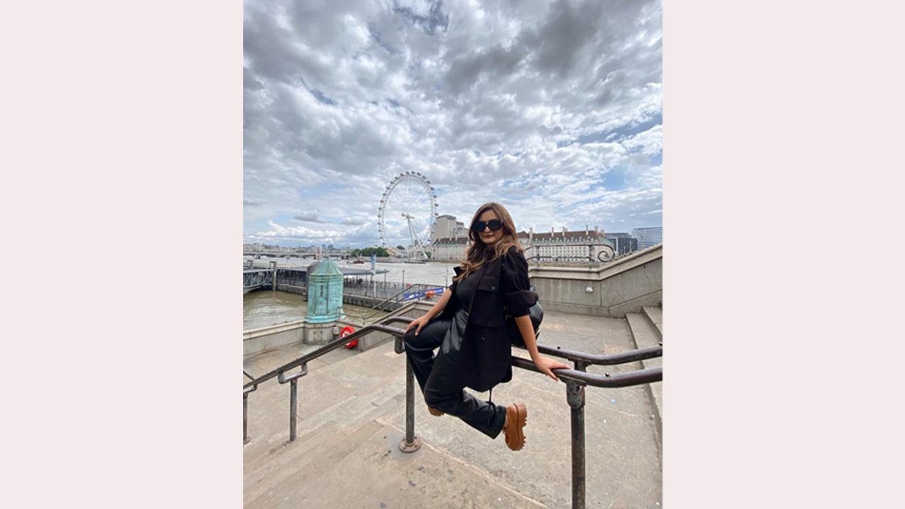 Sonali Malhotra: Redefining Fashion Boundaries at London Fashion Week 2023