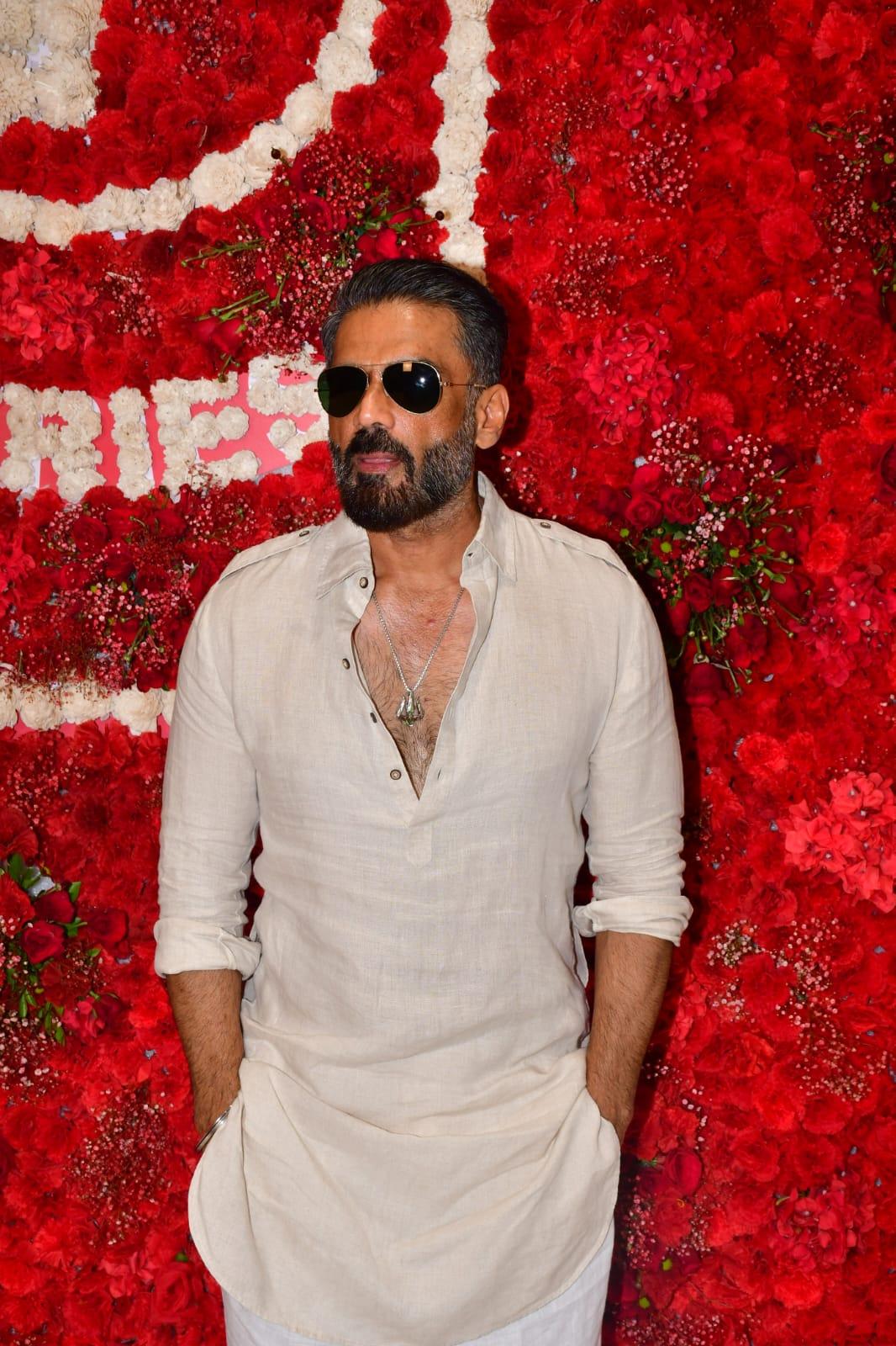 Anna Suniel Shetty looked handsome as he visited T-series for Ganpati darshan
