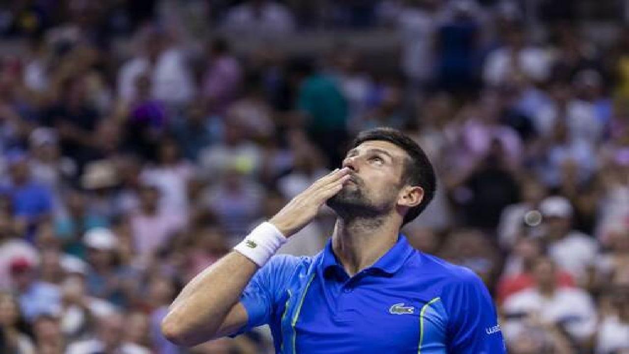 Novak Djokovic wins in straight sets to reach the US Open quarterfinals