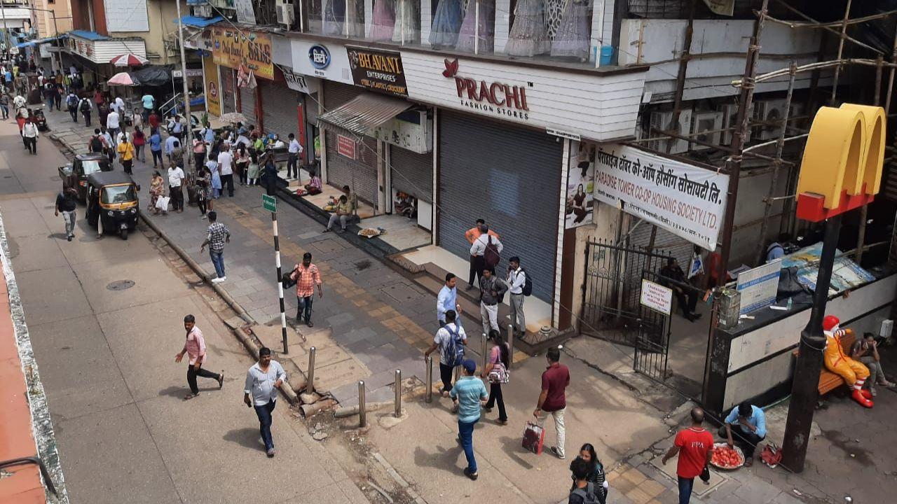 The Maratha community, since the incident that happened in Antarwali Sarathi village in Jalna district, have been staging protests across the state over their demands. Meanwhile, activist Manoj Jarange has hardened his strike