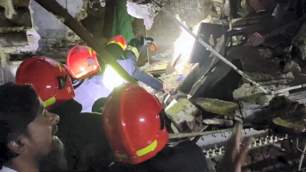 Among the injured were four women and a man aged 65. They were admitted to a local hospital and were reported to be out of danger. The search and rescue operation and work to clear the debris was completed at around 3.30 am. It was not yet known how old was the building and whether it was in the list of dangerous structures, the officials said