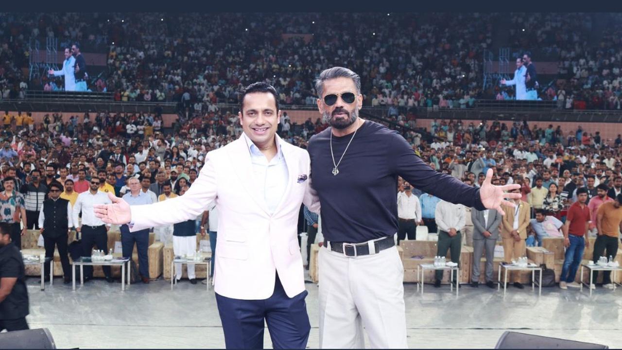 Actor Suniel Shetty Added An Extra Flair To Dr. Vivek Bindra's 