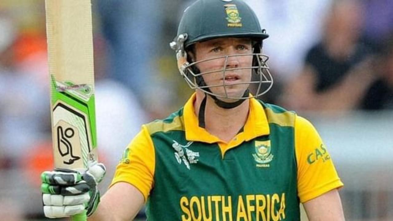 Mr 360 of the Cricket World - Ab de Villiers, is 5th in the ranking. His highest score is 162 runs and has scored a total of 1,207 runs in the World Cup. His batting left a strong impact on the new generations to play shots all around the ground. Cricket fans across the world celebrated his batting