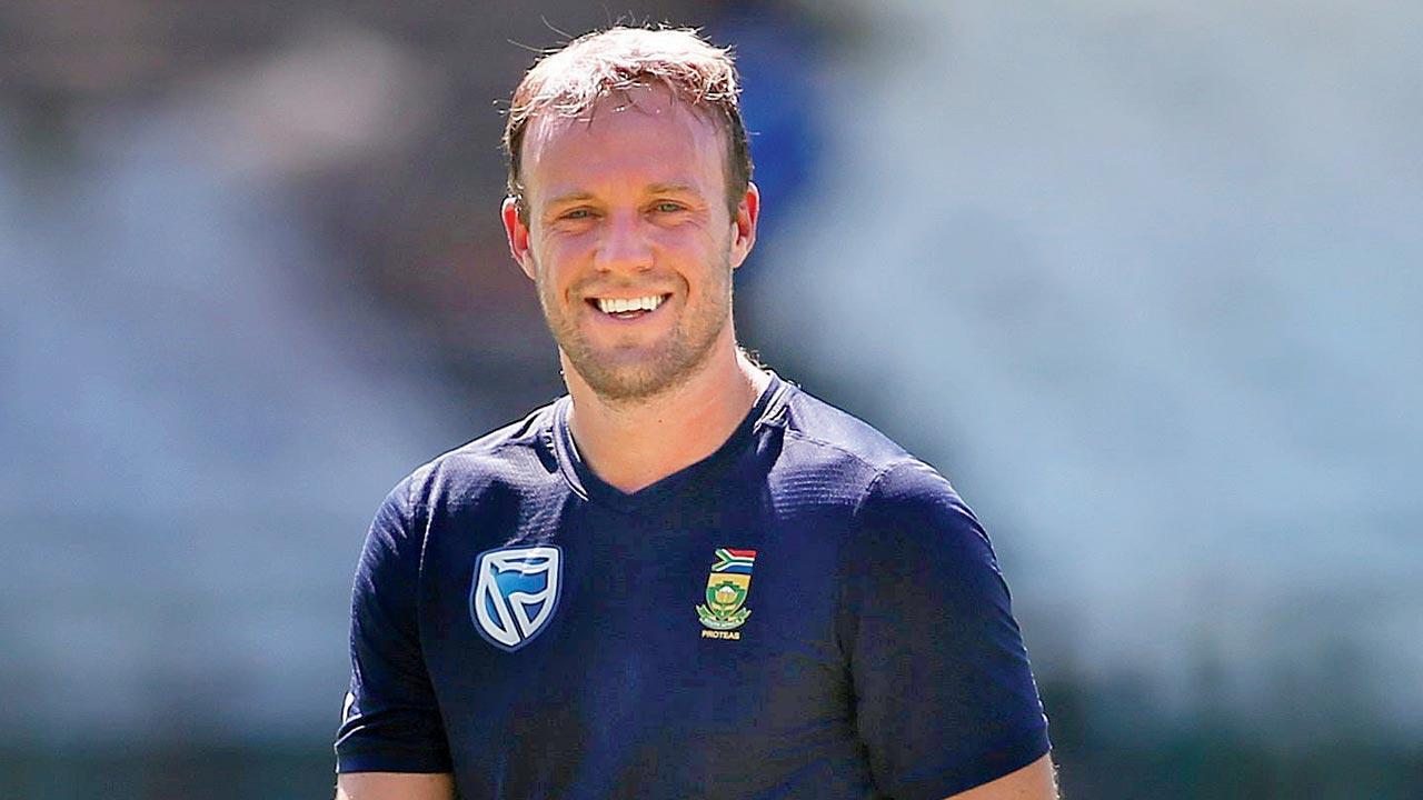 Playing at home is the biggest obstacle for India: De Villiers