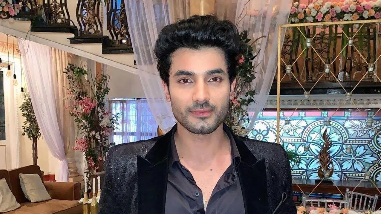 ‘Parineetii’ actor Ankur Verma has made an eco-friendly Ganpati idol at home