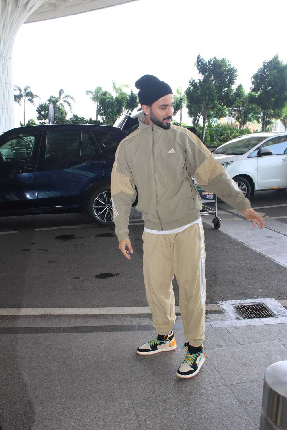 Raghav Juyal was clicked at the airport in winter cloths