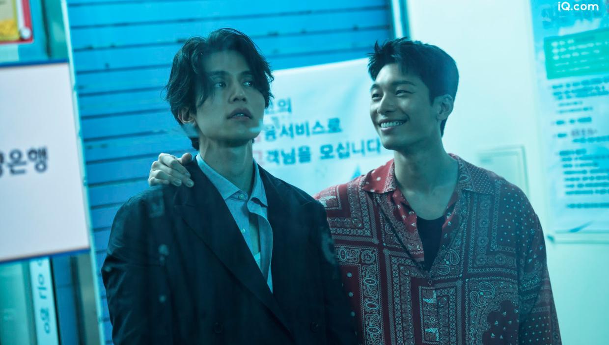 This series injects new vitality into the classic corrupt cop narrative with its split-personality dynamic. Amidst tension and aggression, it unexpectedly explores sentimentality and even weaves a realistic romance thread. 