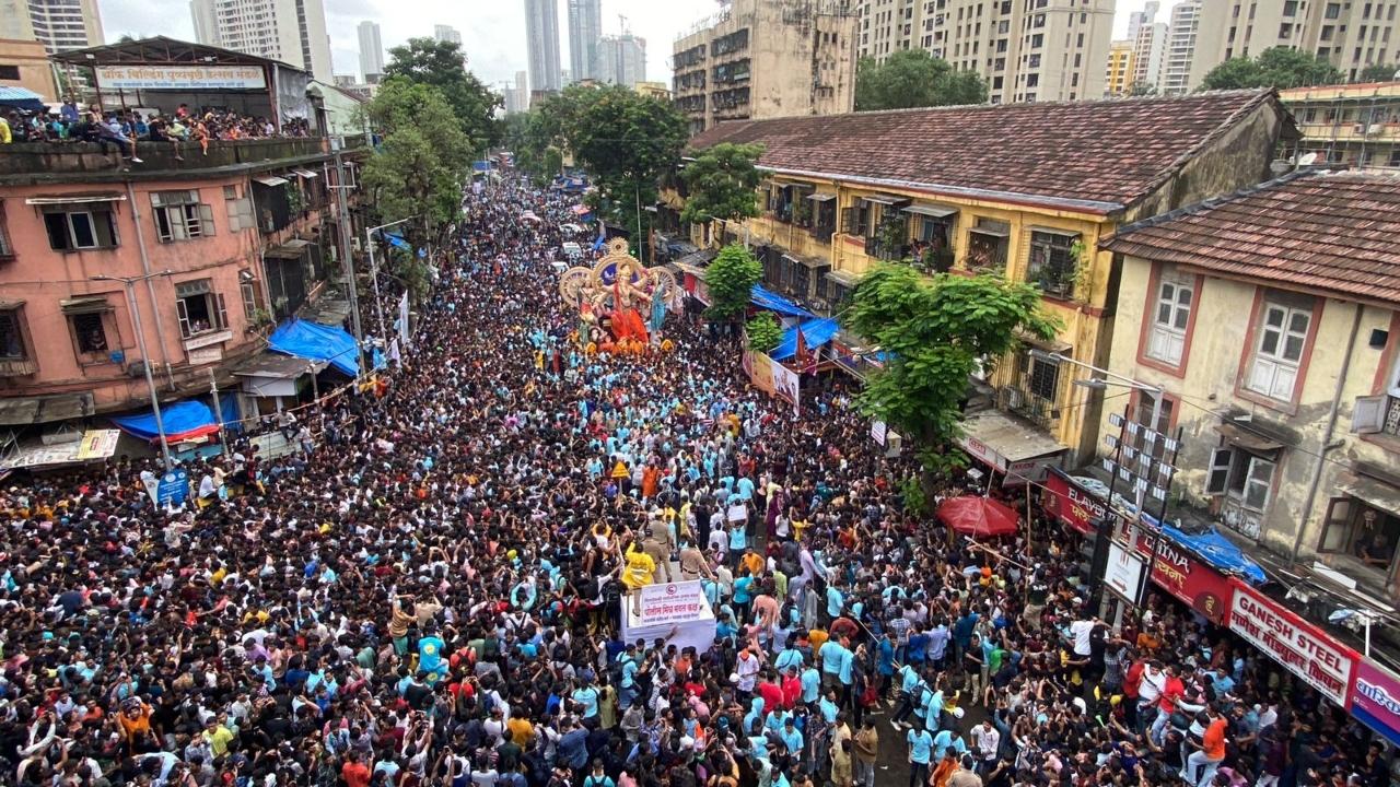 Meanwhile, Mumbai Traffic Police had on Friday issued a list of traffic restrictions and diversion in central Mumbai ahead of the Ganpati Aagman
