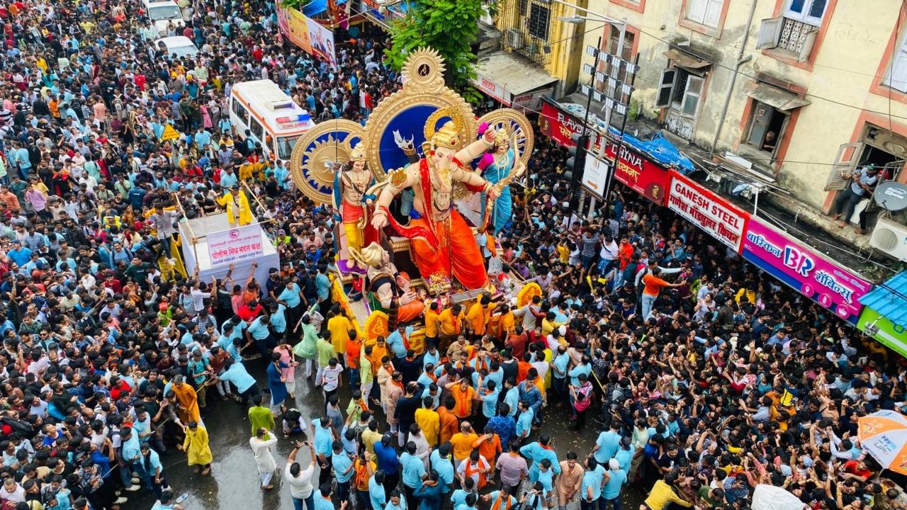 The notification further said that many people are expected to attend the aforesaid procession, which may lead to traffic congestion on the said routes and the routes leading there unto. Therefore, some traffic arrangements have been made on 09/09/2023
