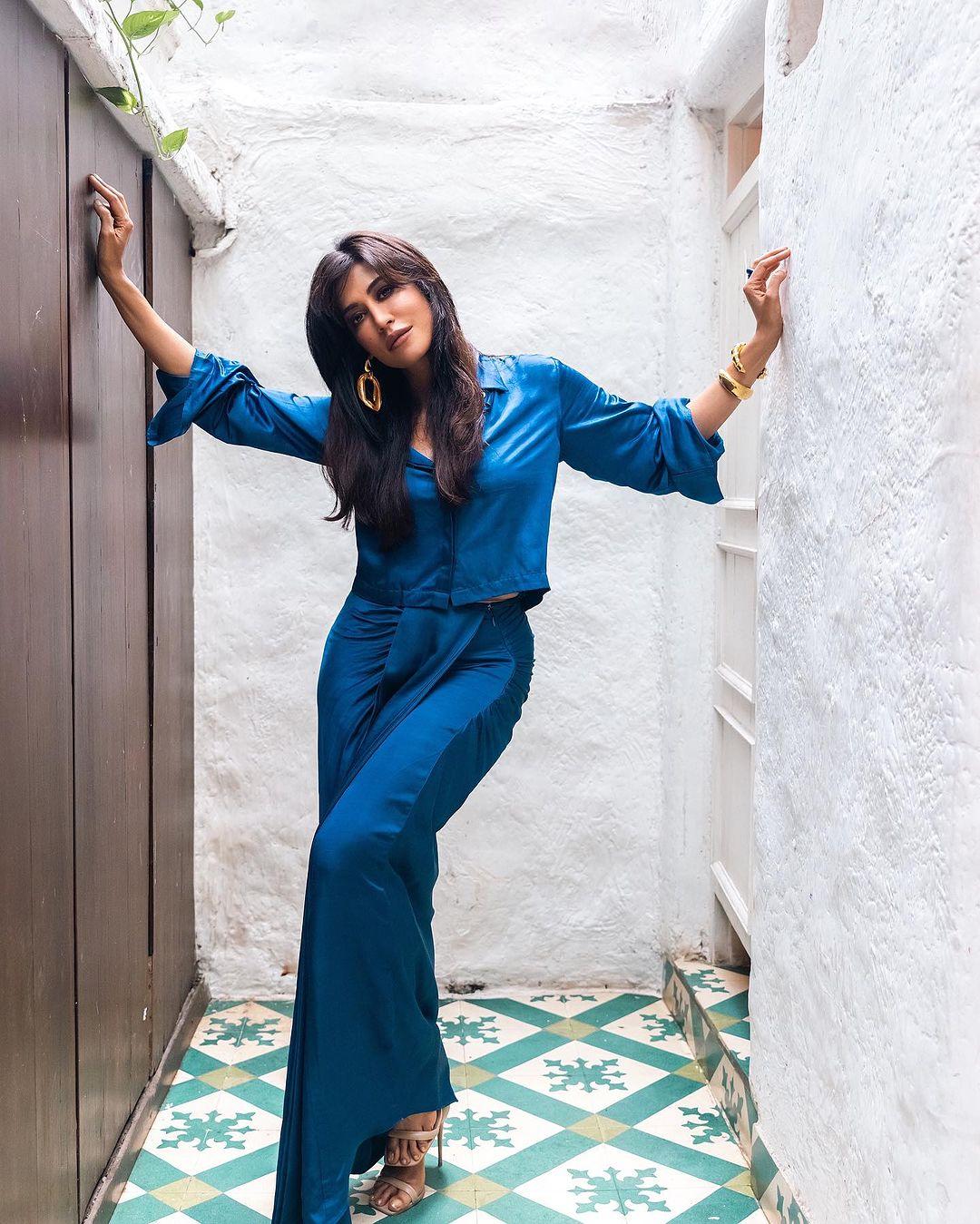 This blue ensemble makes for the perfect brunch outfit, just enough glam just enough casual!