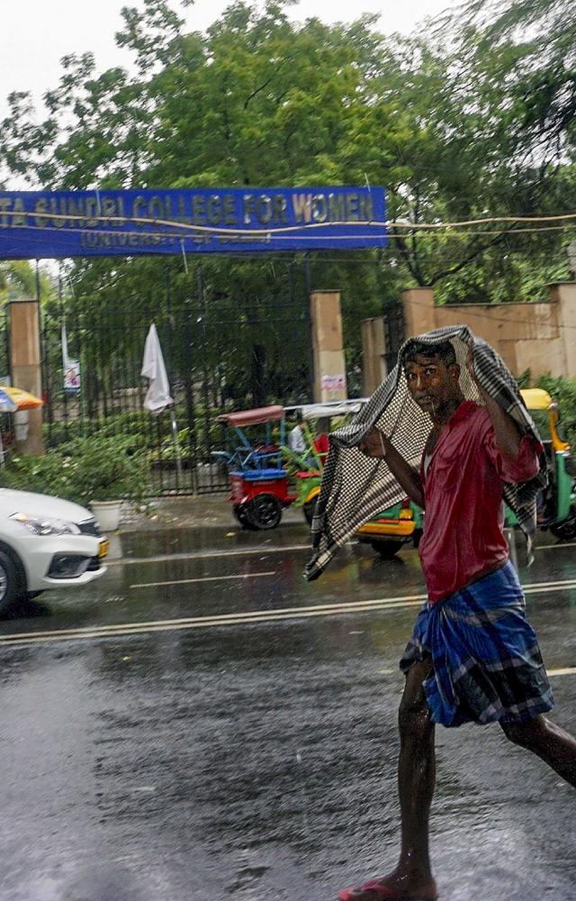 Fresh rain lashes several parts of Delhi