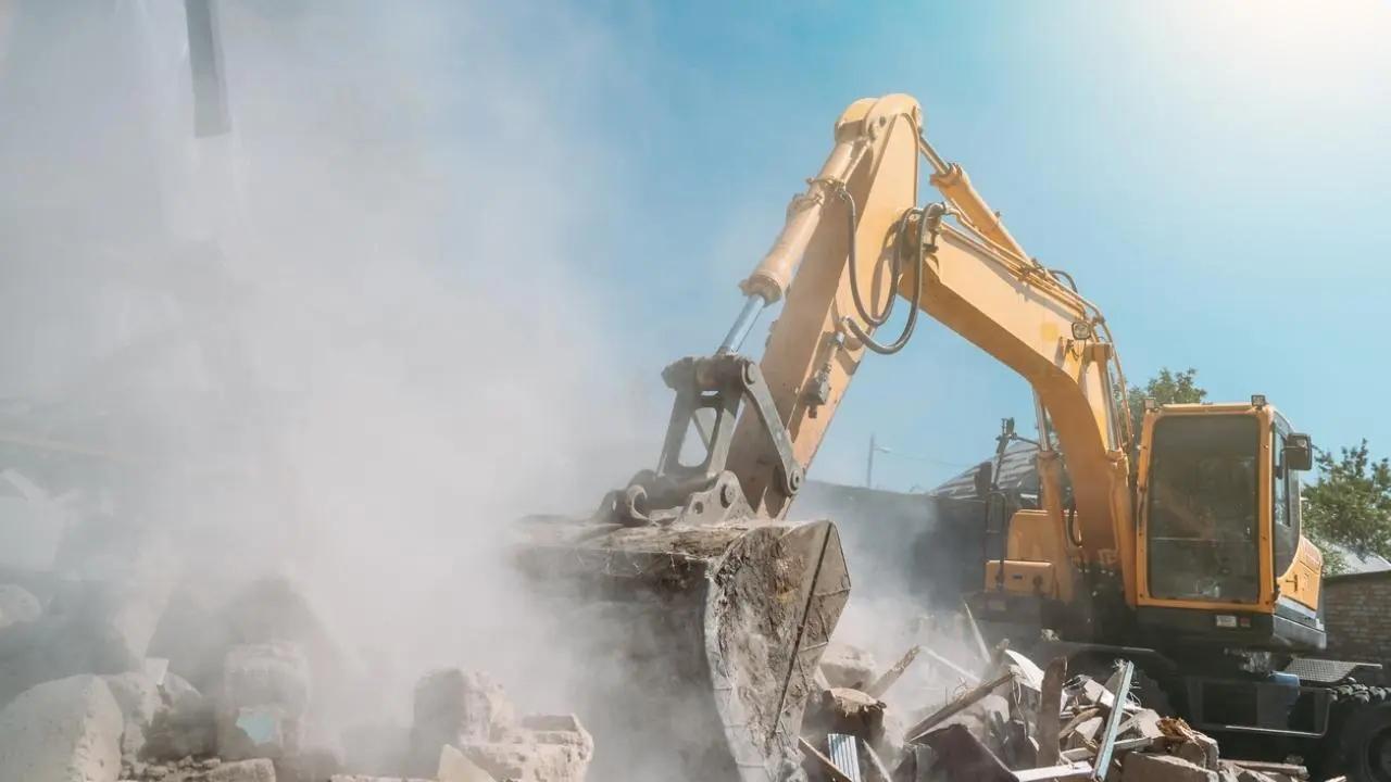Mumbai live: Thane civic body demolishes two illegal bungalows in Yeoor
