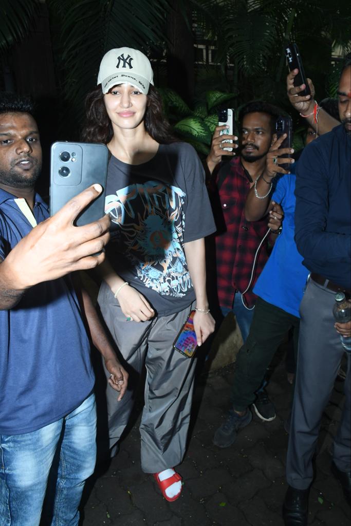 Disha Patani was spotted post her dance class engaging with all her fans