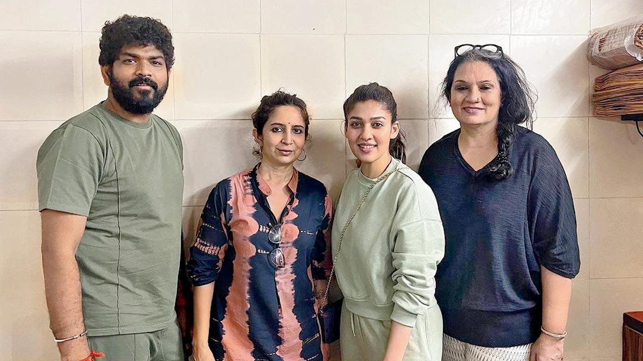 (From left) Vignesh Shivan, Toral Sanghavi, Nayanthara and chef Sara Jacob Nair at the kitchen