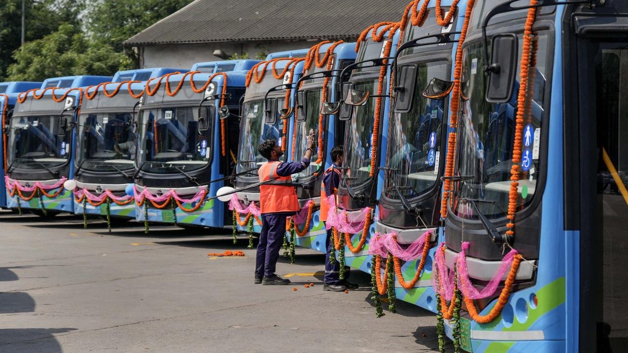 The Delhi government has placed orders for a total of 1,500 electric buses, out of which 921 buses have received subsidies under the FAME (Faster Adoption and Manufacturing of Hybrid and Electric Vehicles) scheme.