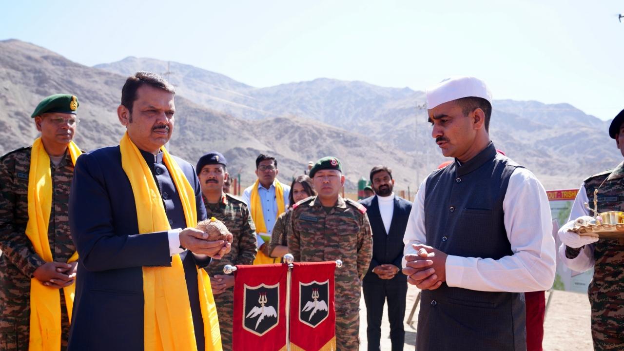 Devendra Fadnavis, while addressing the audience highlighted that it is a rightful tribute to the Bravehearts of Ladakh who have made the supreme sacrifice in service of the nation. He highlighted that the museum is an example of civil-military cooperation at the highest level and it will serve as an inspiration for generations to come. He further highlighted that the Maharashtra government shall stand in close cooperation with army authorities in the successful execution of the project