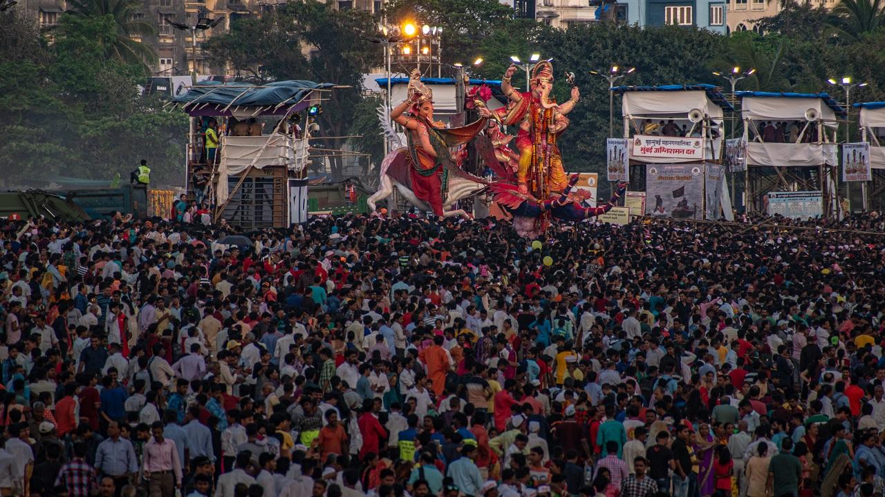 While many famous Ganeshas are installed in pandals in the early morning hours in Mumbai, including the most famous Lalbaugcha Raja, many idols were being taken out from workshops to the pandals in processions