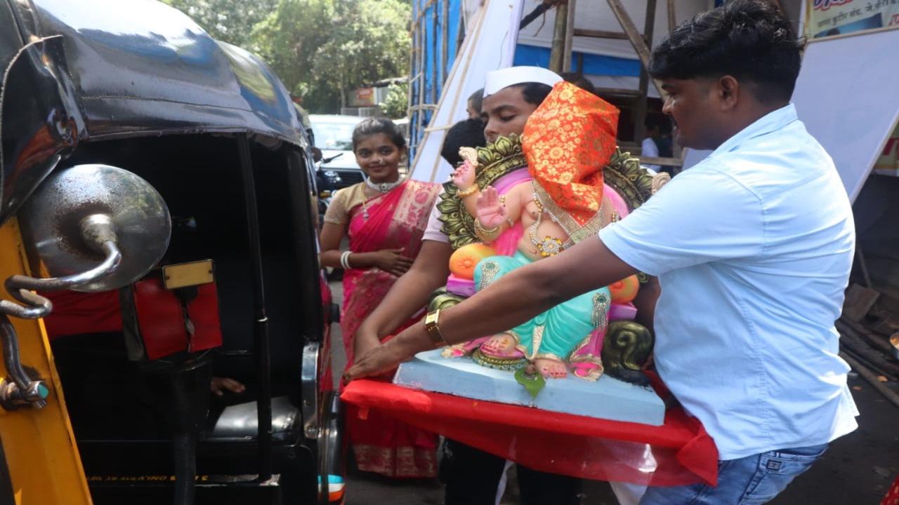 Many people were seen carrying the idols of Lord Ganesh in autorickshaws, cars, and other modes of transport. Several politicians and celebrities from Bollywood install idols of the deity of wisdom and knowledge in their homes every year Many people were seen carrying the idols of Lord Ganesh in autorickshaws, cars, and other modes of transport. Several politicians and celebrities from Bollywood install idols of the deity of wisdom and knowledge in their homes every year
