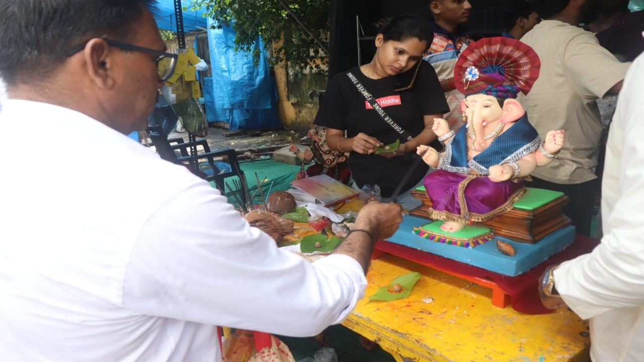 While many famous Ganeshas are installed in pandals in the early morning hours in Mumbai, including the most famous Lalbaugcha Raja, many idols were being taken out from workshops to the pandals in processions While many famous Ganeshas are installed in pandals in the early morning hours in Mumbai, including the most famous Lalbaugcha Raja, many idols were being taken out from workshops to the pandals in processions