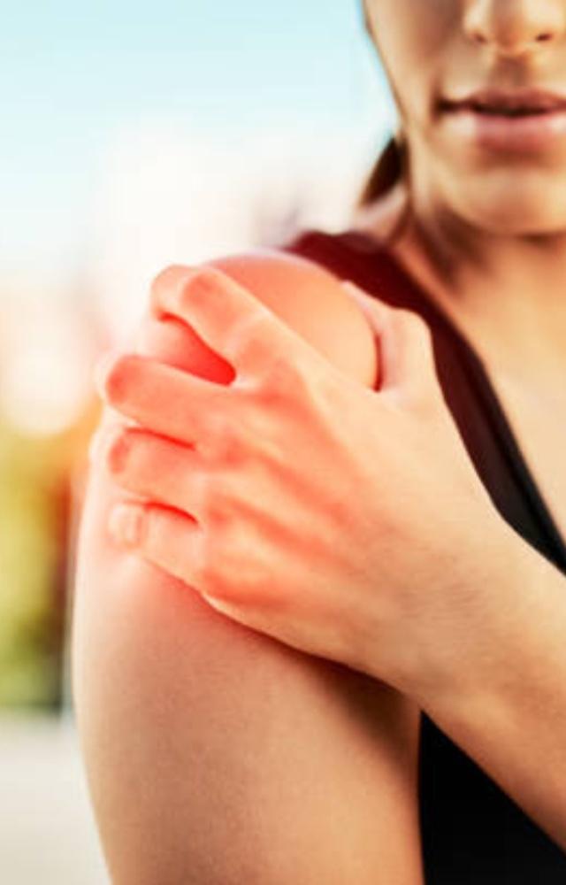 Although chest burning, underarm discomfort, shoulder pain, and back pain are signs of a heart attack, they can also be caused by other conditions
