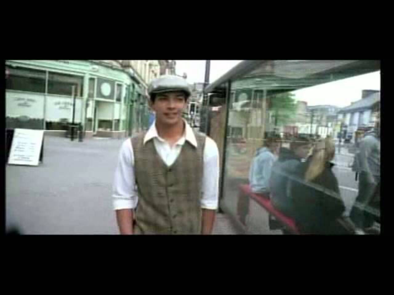 The song 'Kabhi Aisa Lagta Hai' is known for its soothing and introspective lyrics, which reflect on life, love, and the complexities of human emotions