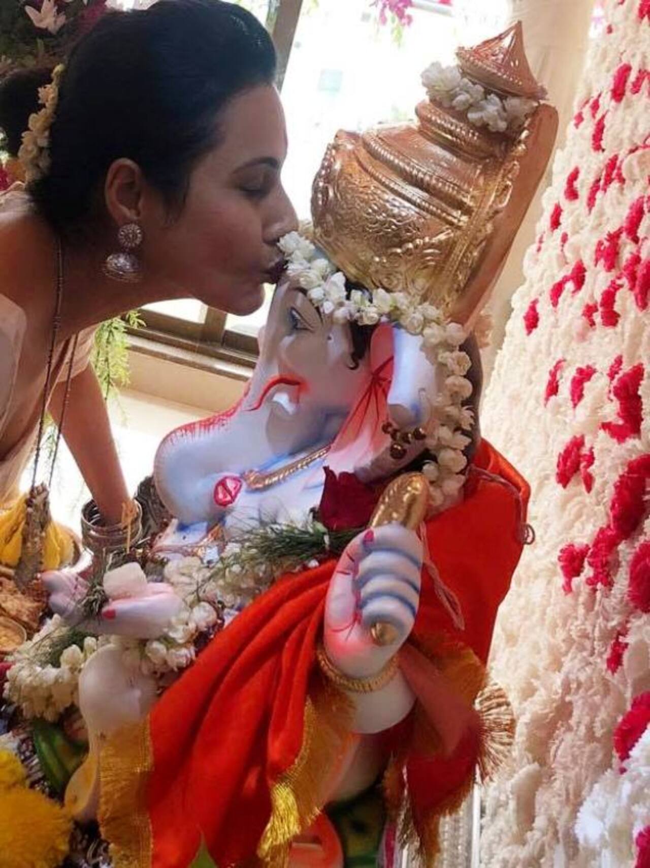 Kamya Punjabi's Ganesh Chaturthi celebration is all about colours, grandeur and devotion. The actress is a Ganpati devotee and leaves no stone unturned in making the festival memorable