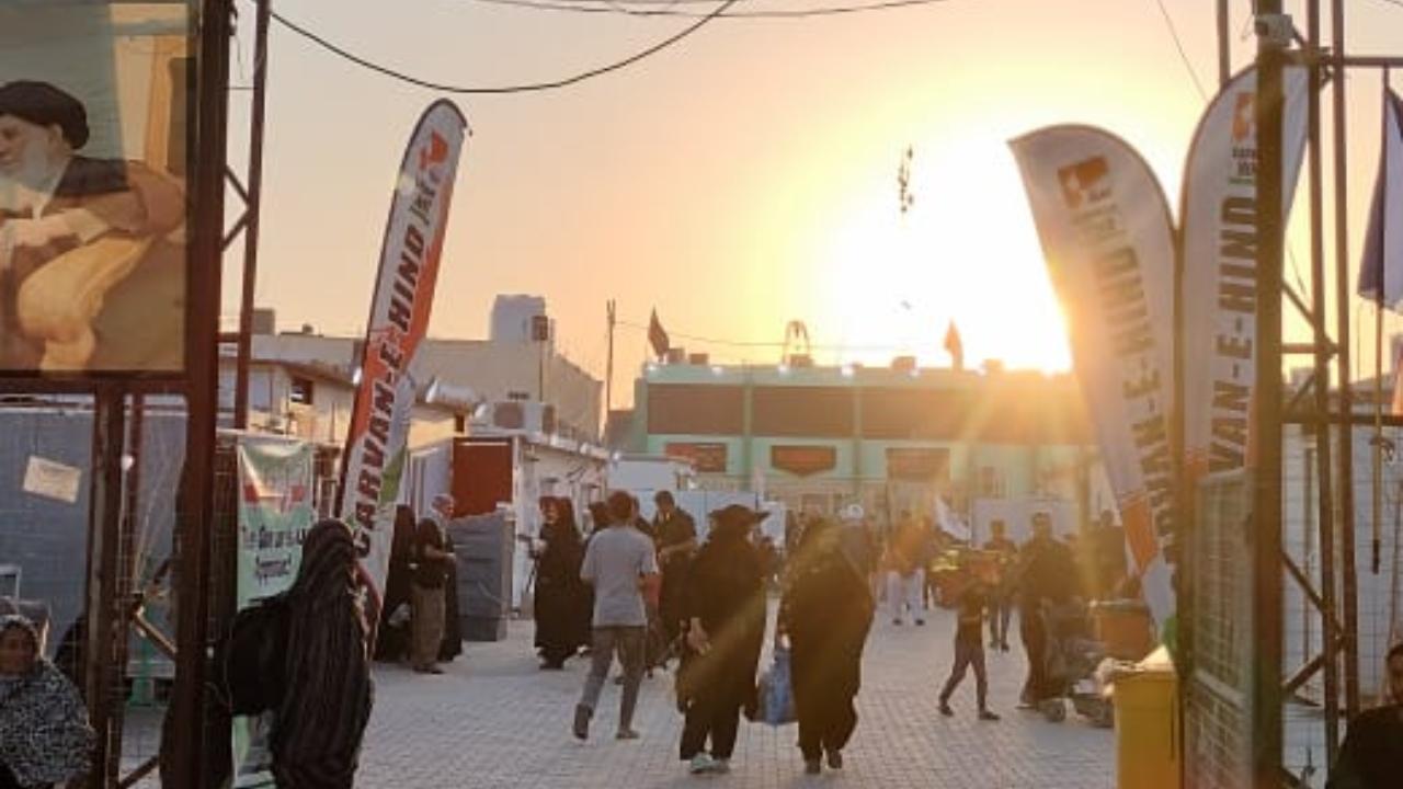 Along the 80 km stretch from Najaf to Karbala volunteers distribute free food, fruits, juices, and water to those undertaking the pilgrimage. Arbaeen Day is now one of the largest annual peaceful gatherings in the world