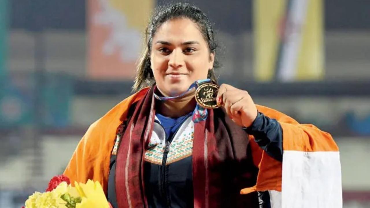 Manpreet Kaur will be in play in the women's shot put event. A national record holder, Kaur is from Sahauli village in Patiala. She represented India at the Delhi Commonwealth Games in 2010. Afterwards, she took a break of three years for her marriage and the birth of her daughter Jasnoor