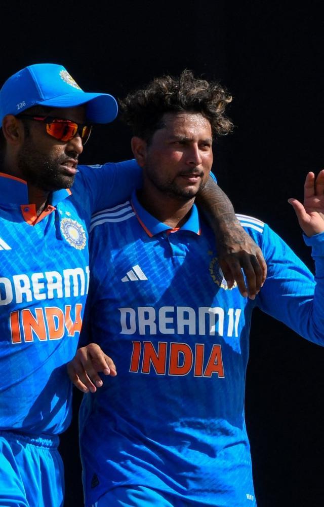 Kuldeep in the way!