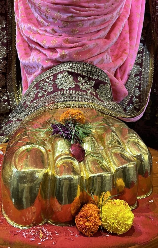 At Lalbaugcha Raja, lakhs of devotees visit every year to seek blessings of Lord Ganesha