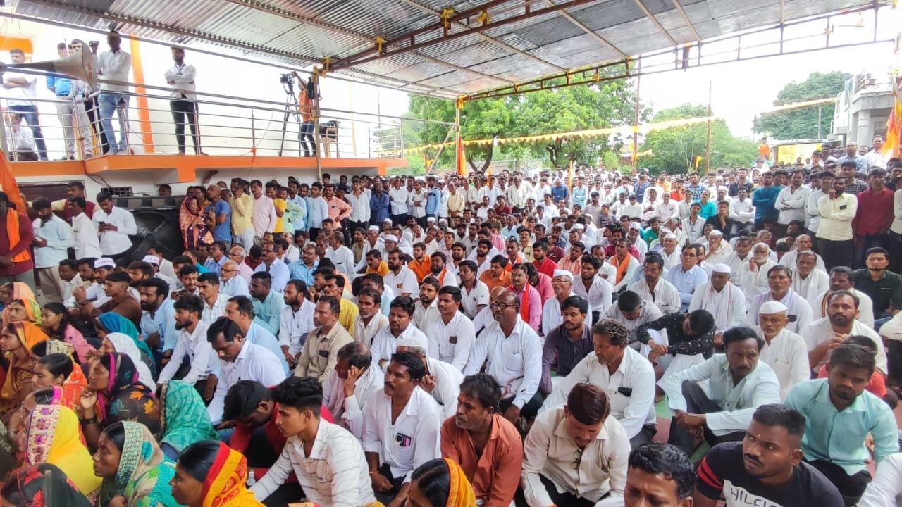 Speaking on the occasion, chief minister Eknath Shinde announced that his government is committed to providing reservation to the Maratha community.