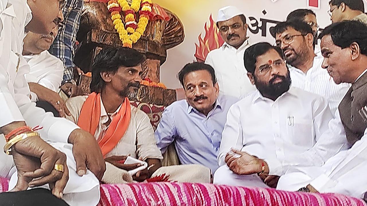 Jarange had earlier said he is ready to withdraw his indefinite hunger strike, but will not leave the protest site until the state government starts issuing Kunbi caste certificates to the Maratha community from the Marathwada region.
 